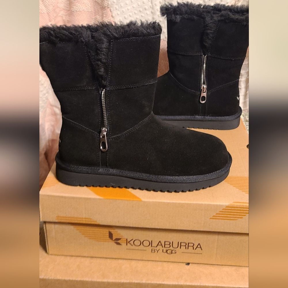 NEW UGG Koolaburra Zip Side Shearling Sheepskin Black Boots 7
